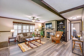 Dog-Friendly Home with Mtn Views in Chilhowie!
